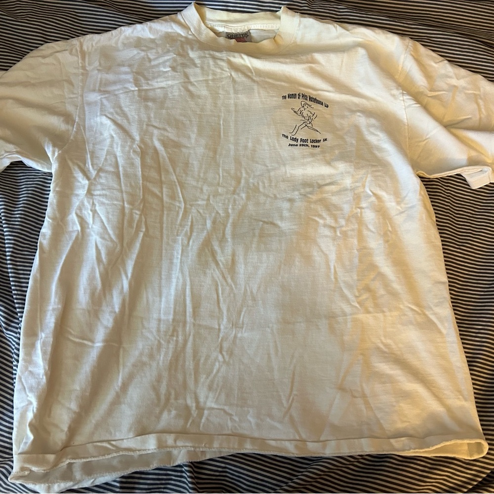 Vintage 1997 “Women Of Price-Waterhouse Lady Footlocker 5k” T-Shirt - Size Xl